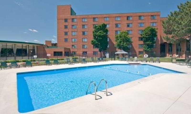 Wyndham Milwaukee Airport Hotel & Convention Center Exterior photo